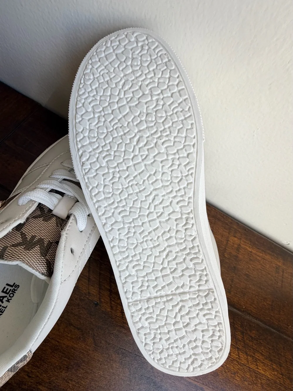 Michael Kors Girl’s White Beige Brown Logo Comfort Lace Up Sneakers Size